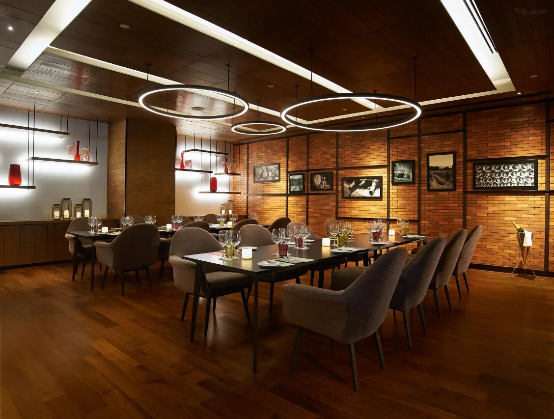 Amari Bangkok Hotel Logo